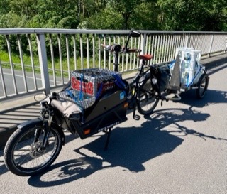 Transport von 8 Wasserkisten plus Bierkiste